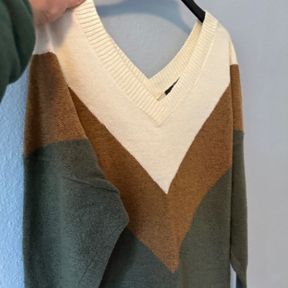 V-neck Prana sweater
